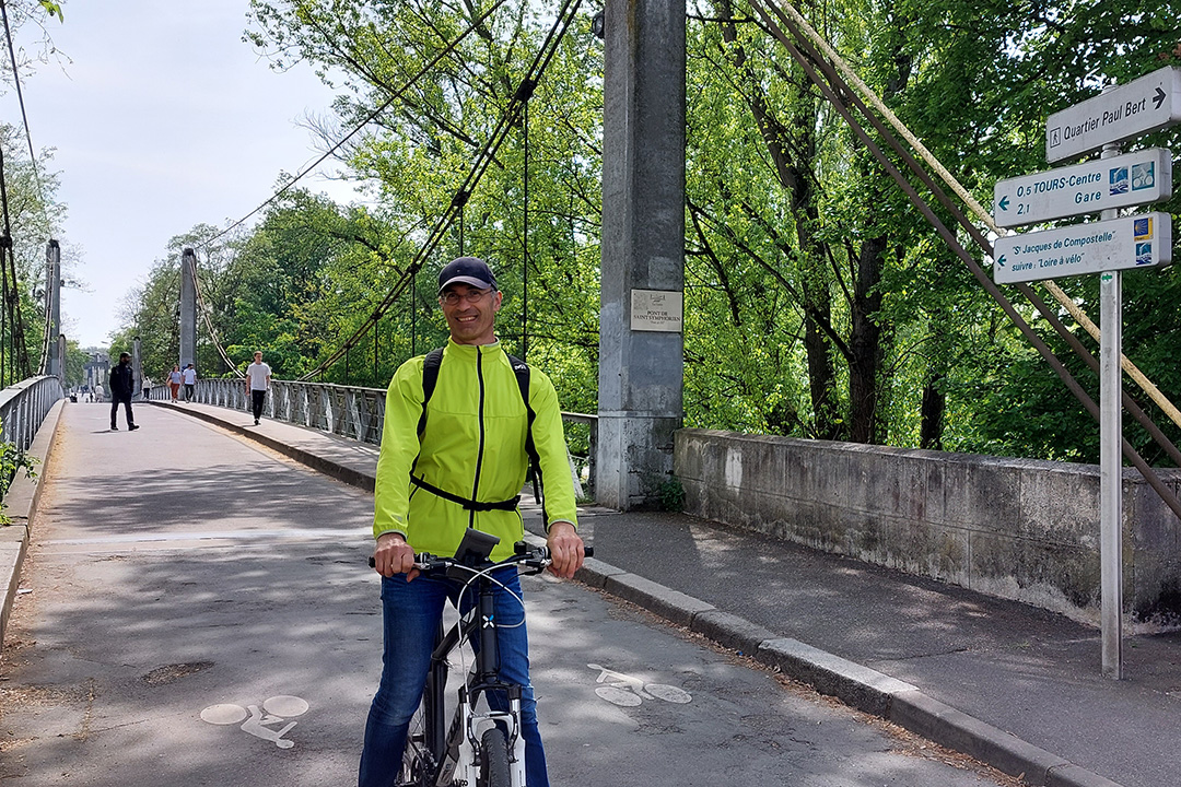 T0201-tours-pont-cycliste