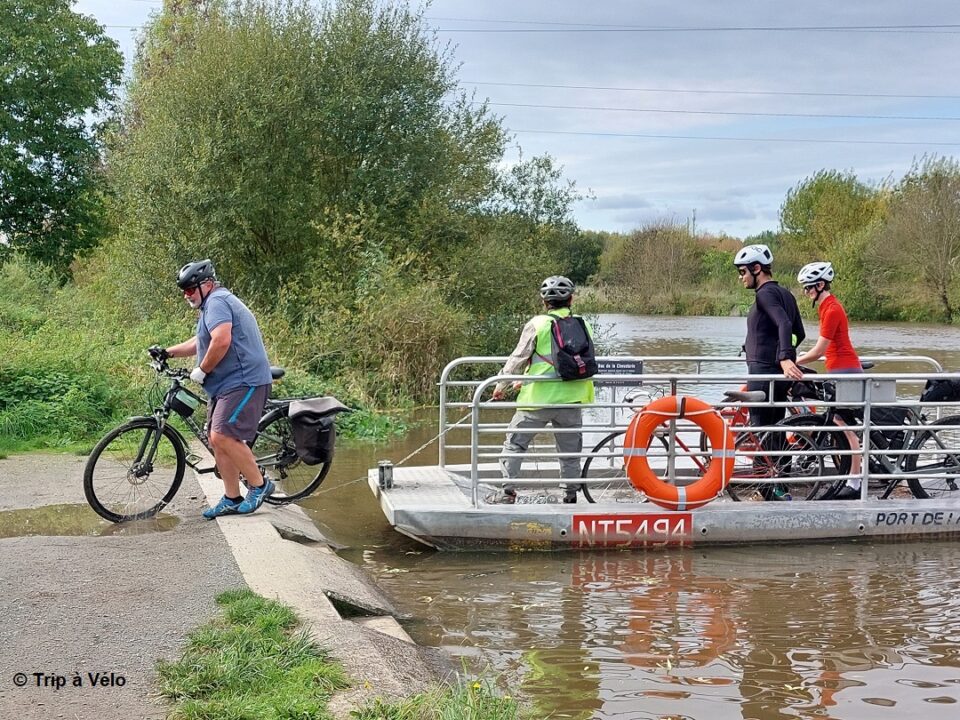 SA401 Bac à chaine sur l'authion © Trip à Vélo