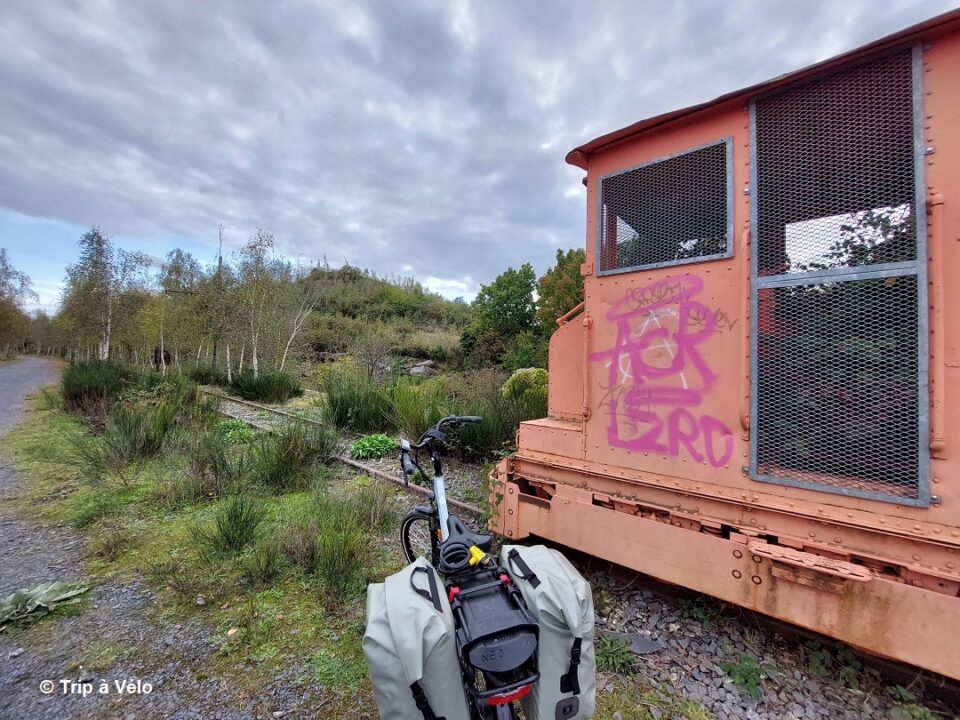 SA401 parc ardoisières wagon vélo © Trip à Vélo